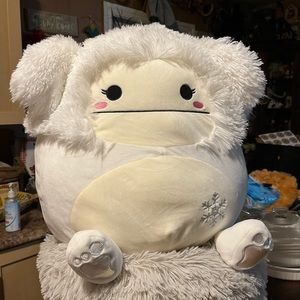 16” Ever Bigfoot Squishmallow BRAND NEW. Rare Canadian Exclusive.